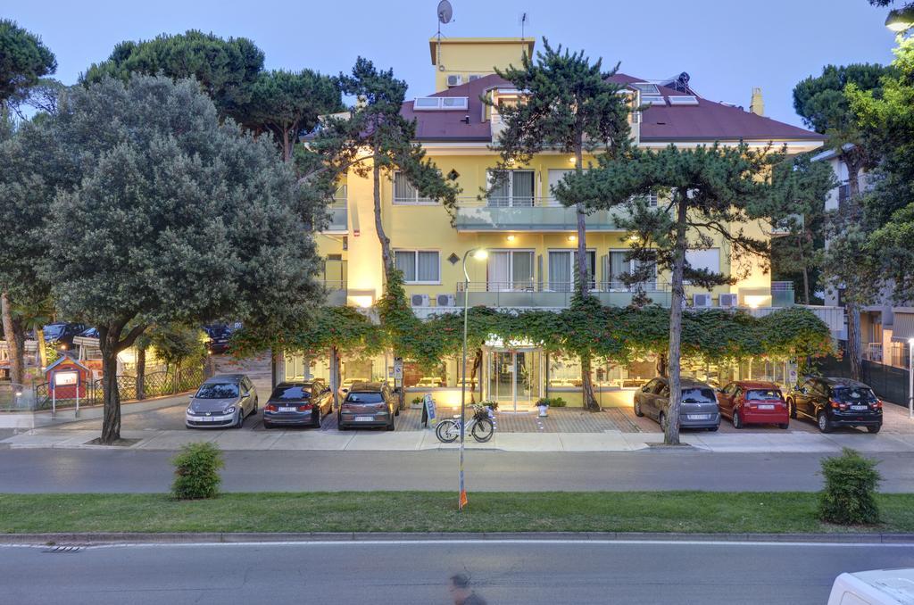 Hotel Mimosa Lignano Sabbiadoro Dış mekan fotoğraf