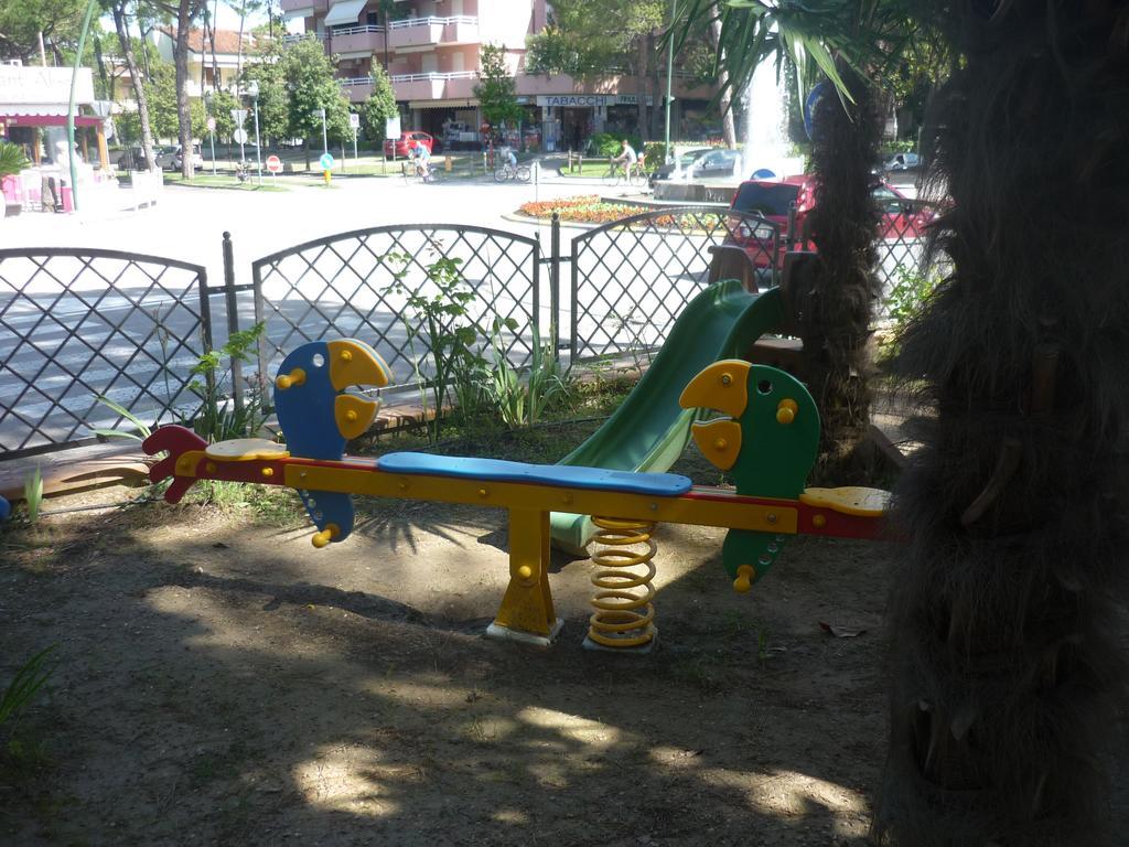 Hotel Mimosa Lignano Sabbiadoro Dış mekan fotoğraf