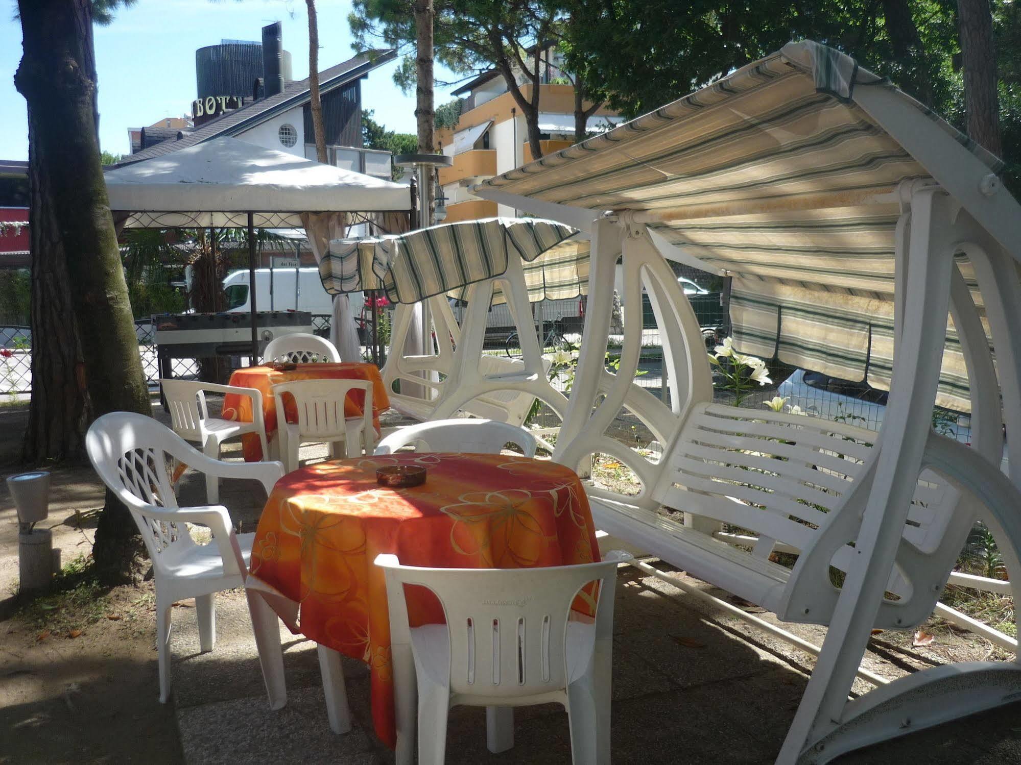 Hotel Mimosa Lignano Sabbiadoro Dış mekan fotoğraf